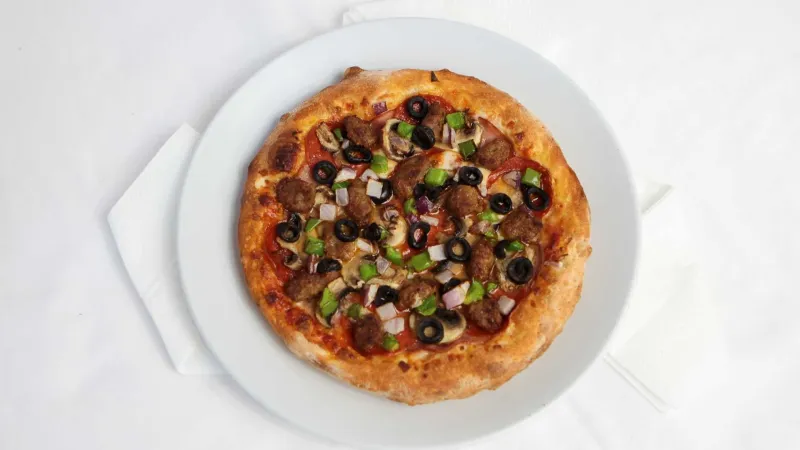 Deluxe Pizza
